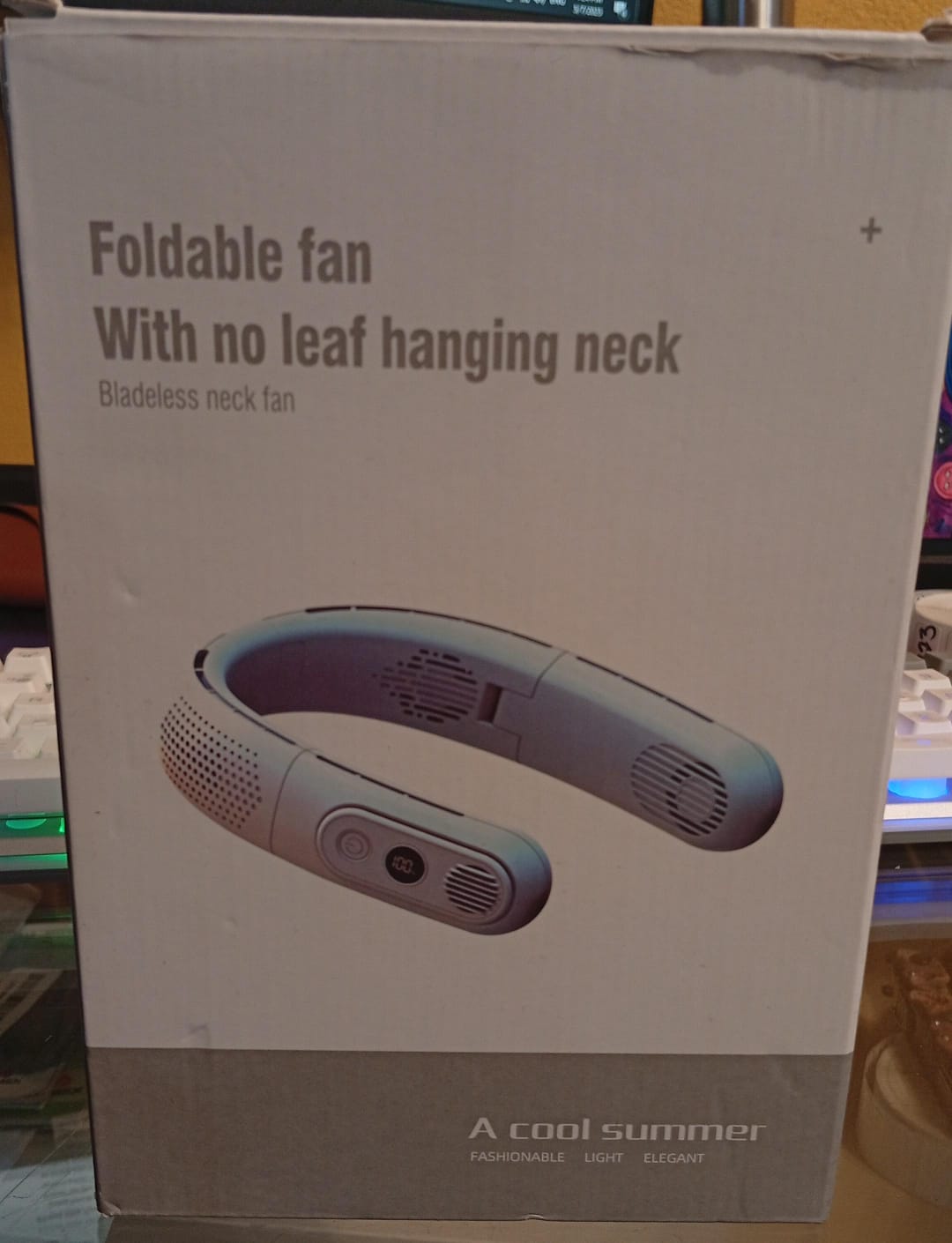 Ventilador de cuello portátil sin aspas, recargable por USB.