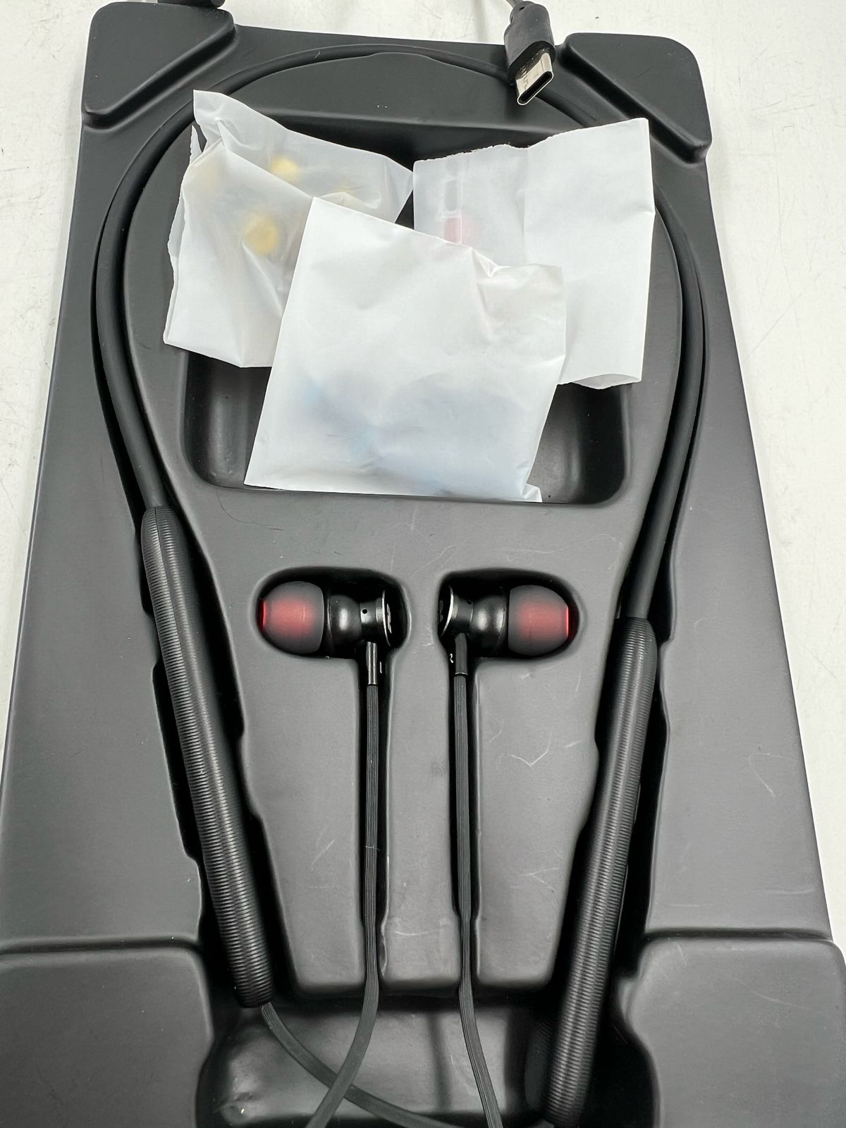 Auriculares Bluetooth Rythflo WH01 Deportivos (Caja con detalle)