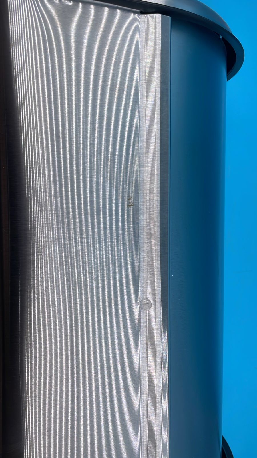 Oggi Roll Caja de acero inoxidable, plateado, para pan. (DETALLE).