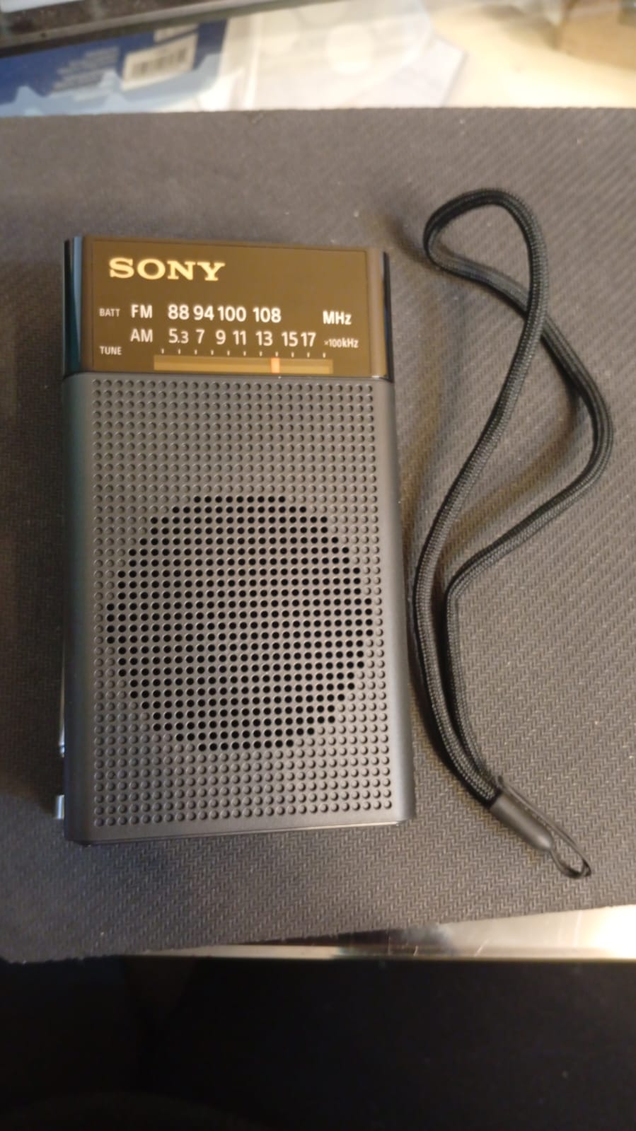 Sony ICF-P27 Radio portátil con Altavoz y sintonizador Am/FM.