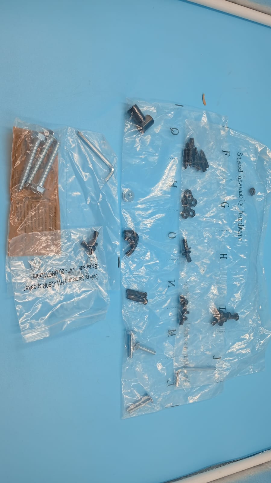 Soporte de Altavoces, Mounting Dream, Altura Ajustable, 11 Libras.