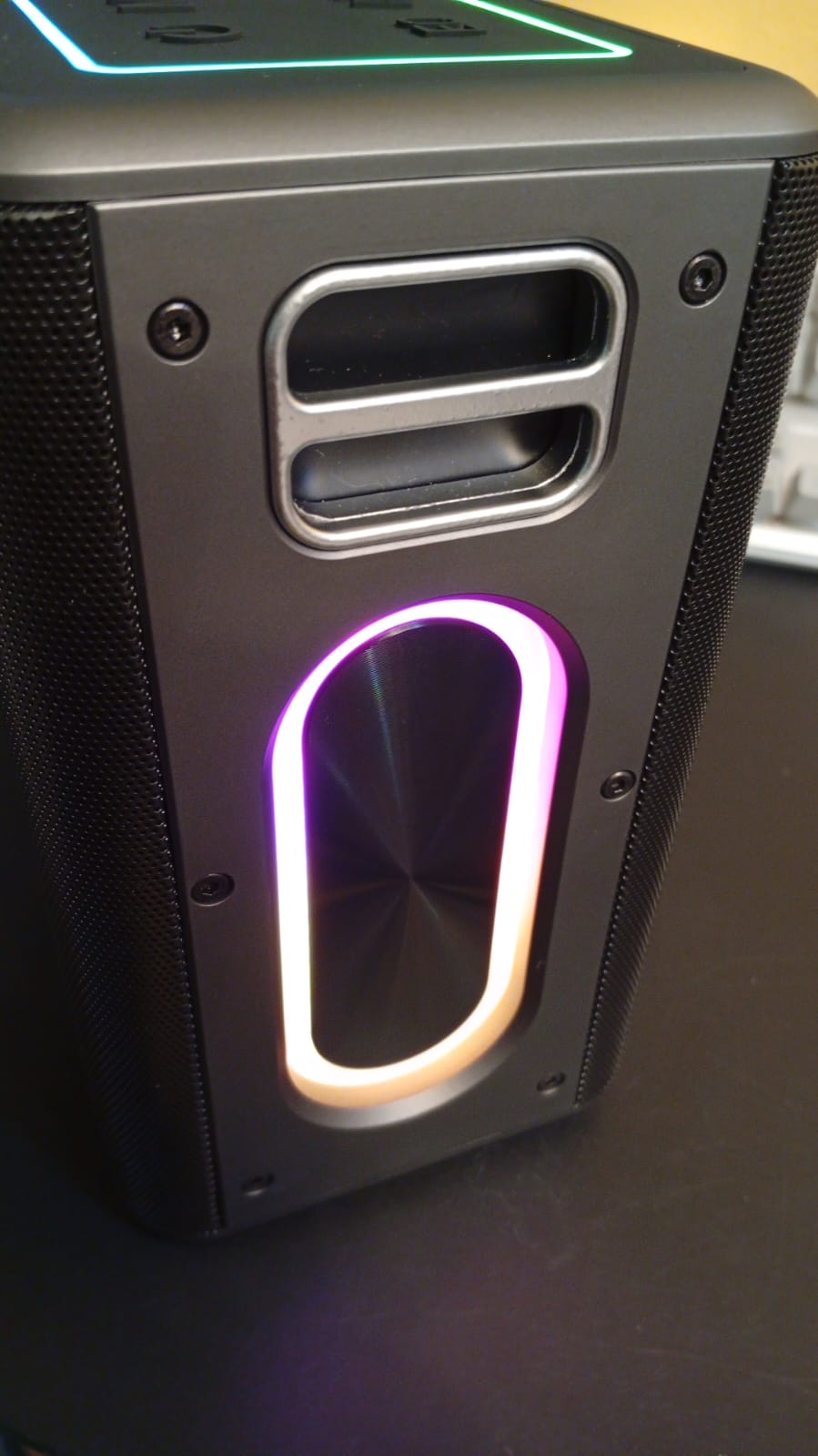 Máquina de karaoke con dos micrófonos inalámbricos, Zeelink.