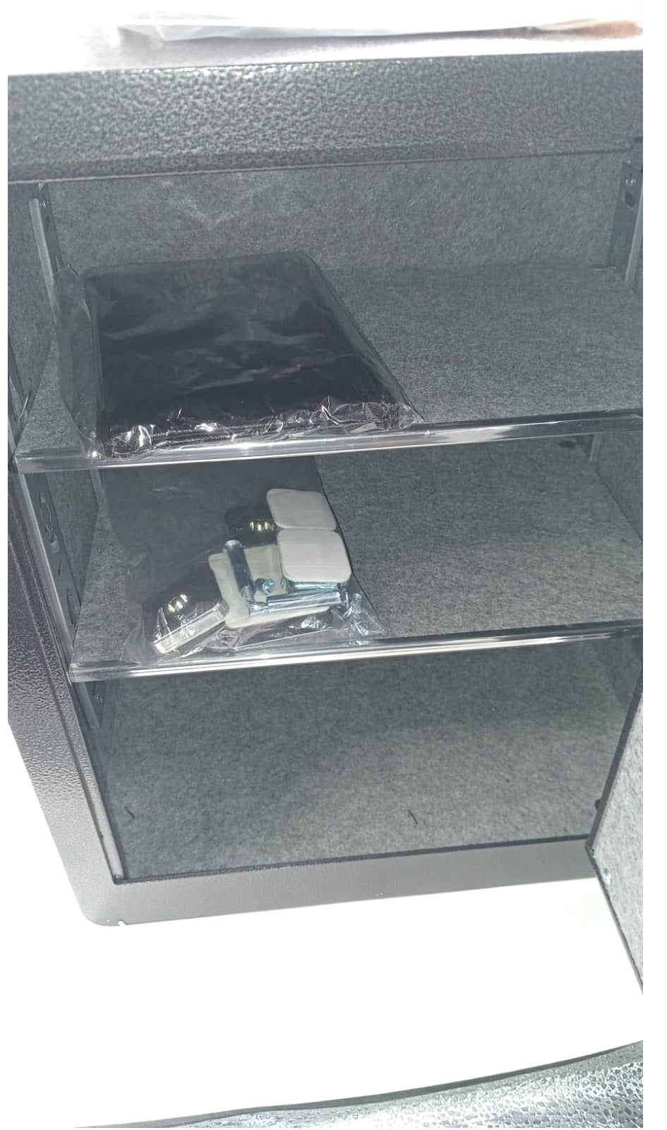 Day1 Caja Fuerte, Segura, Alarma Doble, Estante Extraible.