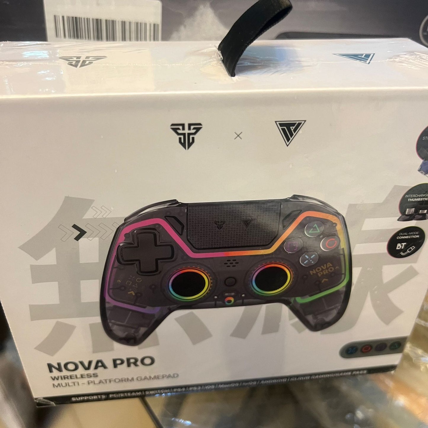 Gamepad inalámbrico NOVA PRO WGP14V2 Atomic negro con luces LED y sticks intercambiables