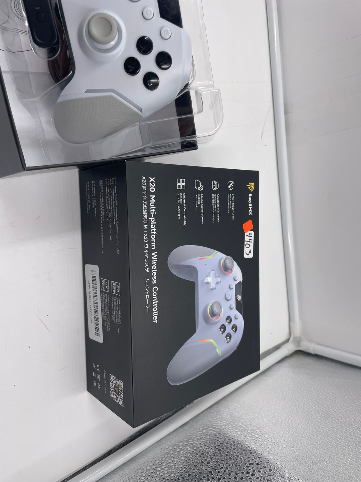 Mando inalámbrico para juegos EasySMX X20 con retroiluminación RGB.