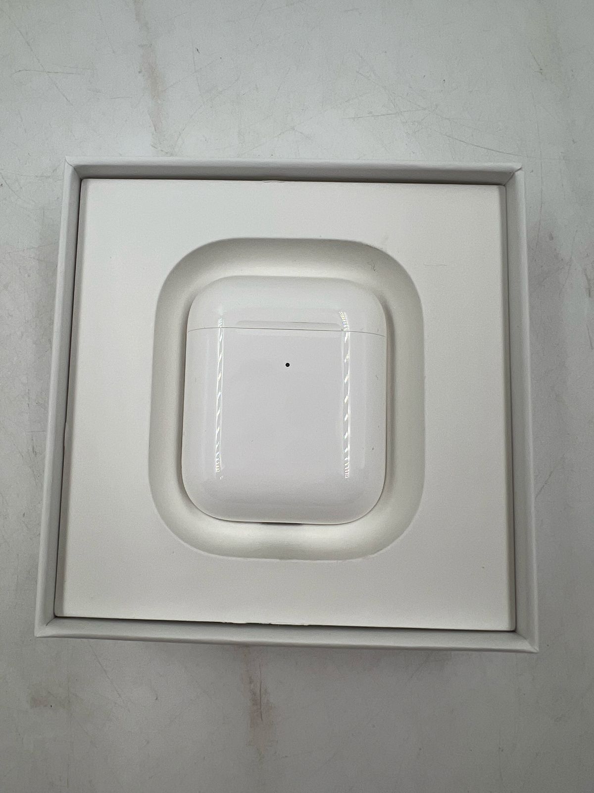 Apple Estuche de carga inalámbrica para AirPods