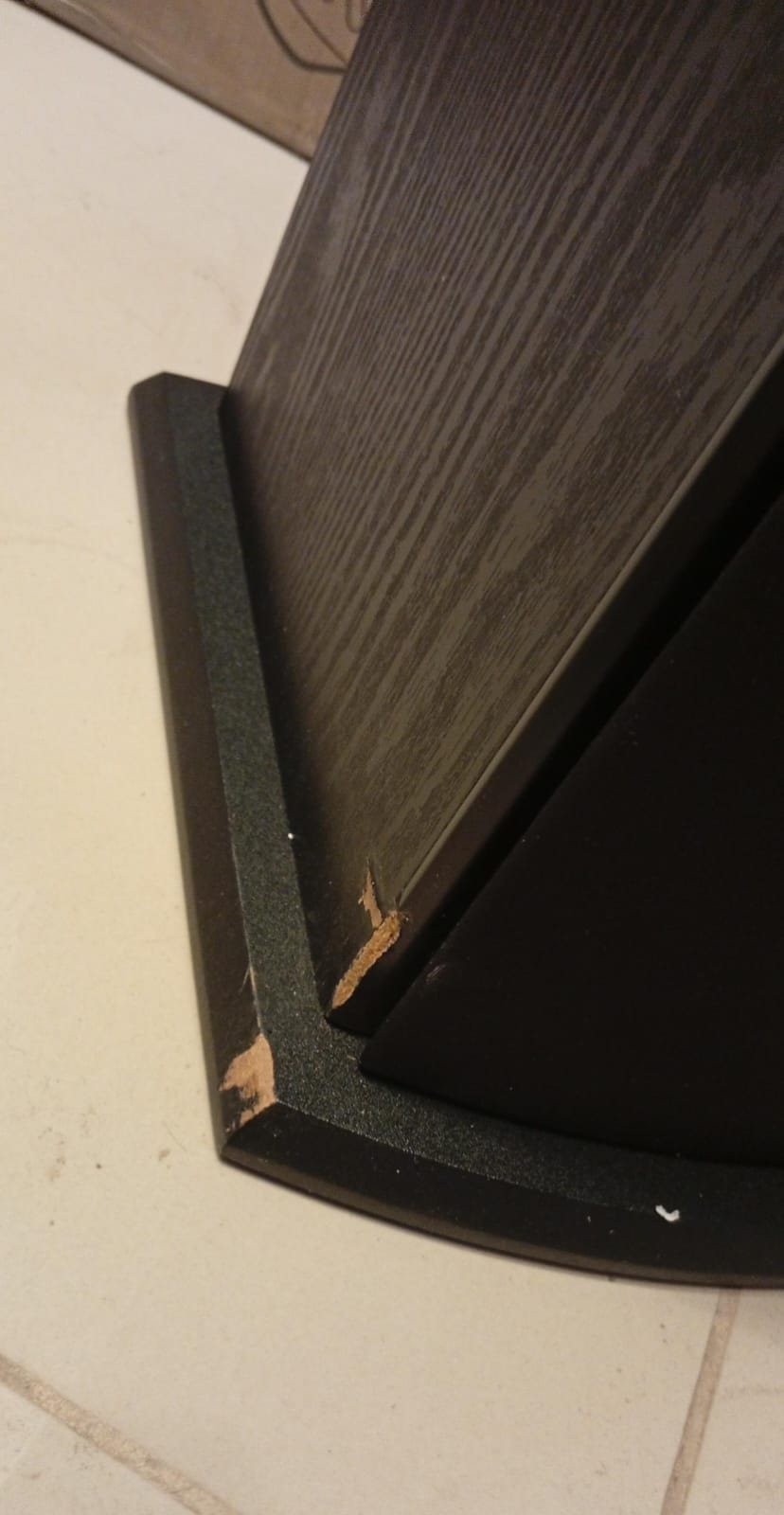 Polk Audio T50 Bocina Tipo Columna, Negro, (DETALLE).