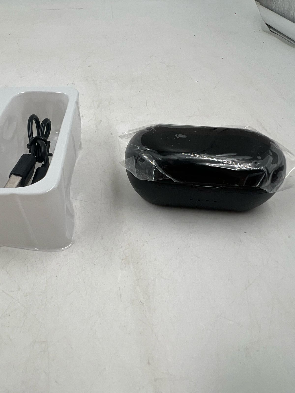 Auriculares intraaurales inalámbricos Y10 (USADO)