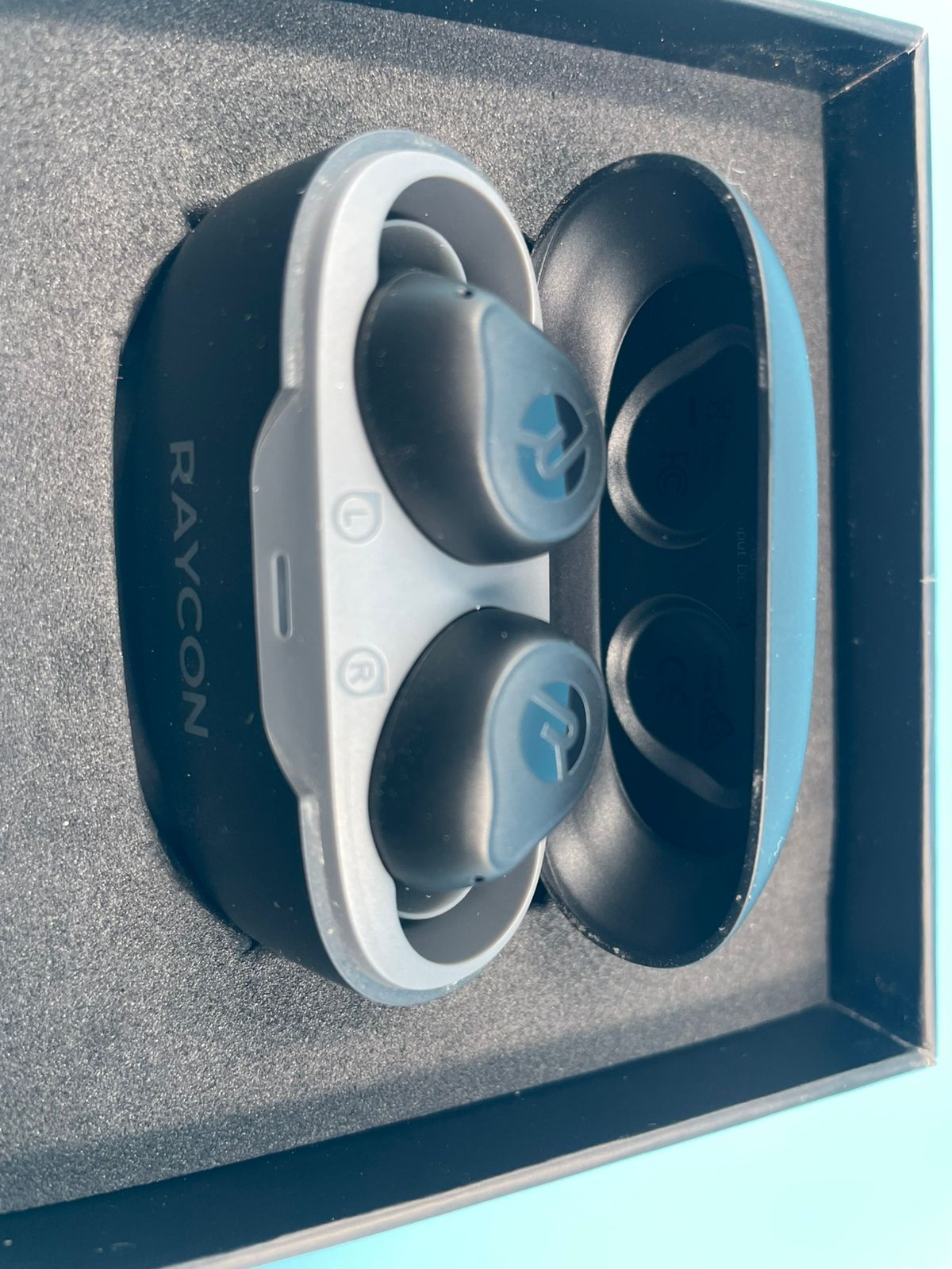 Auriculares Raycon de uso diario carga inalámbrica.(USADOS)