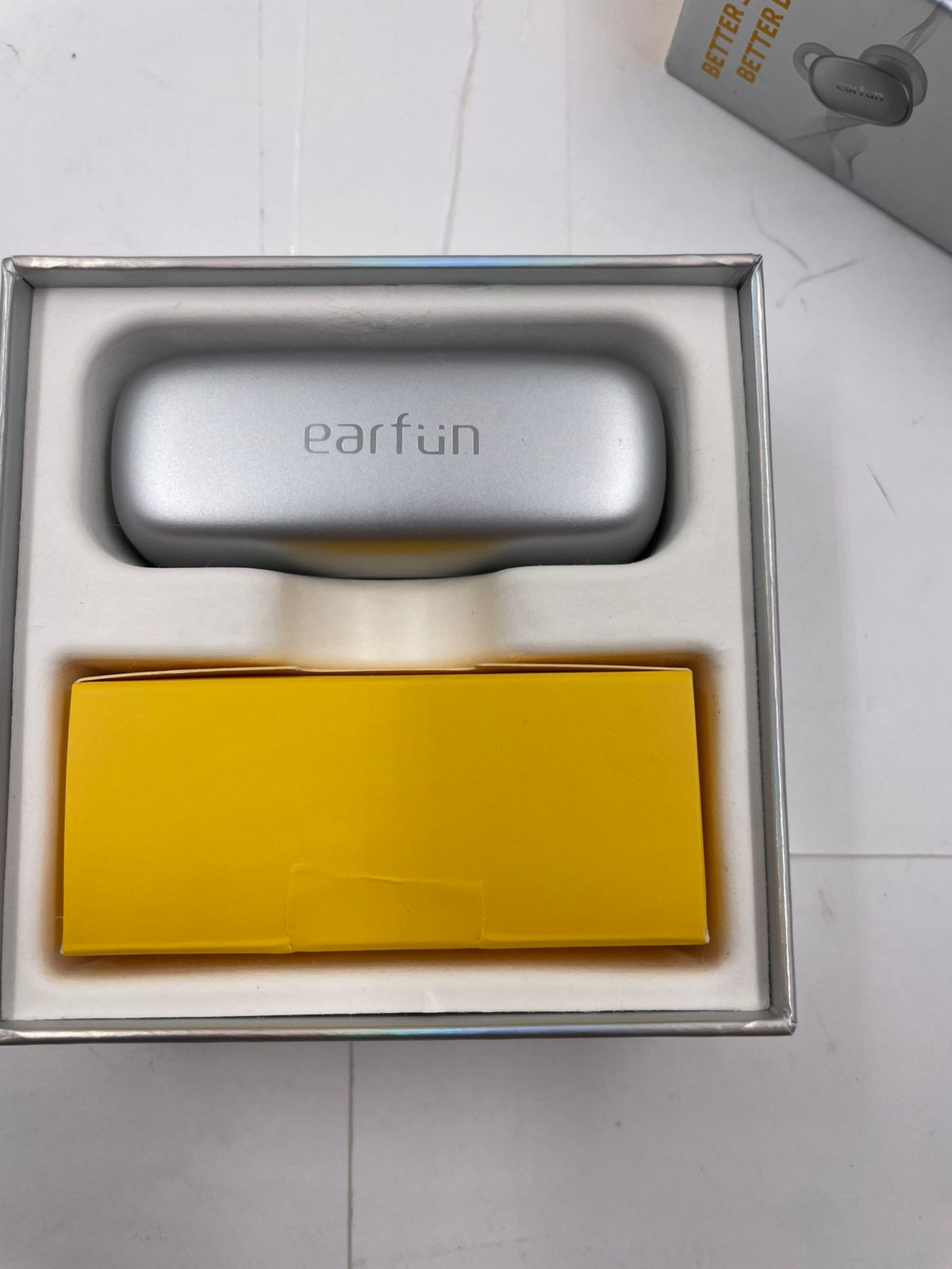 EarFun Free Pro 3 - Blanco plateado.