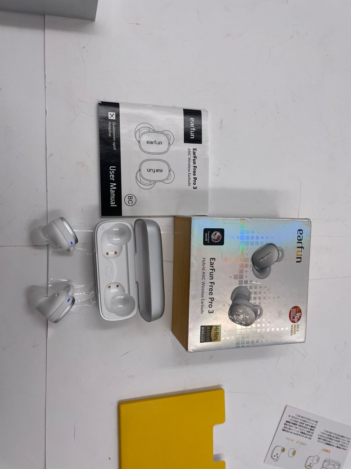 EarFun Free Pro 3 - Blanco plateado.