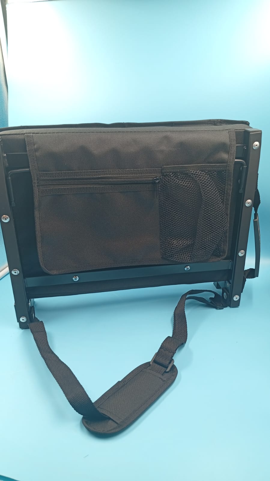 Asientos de estadio para gradas con soporte trasero y cojín.