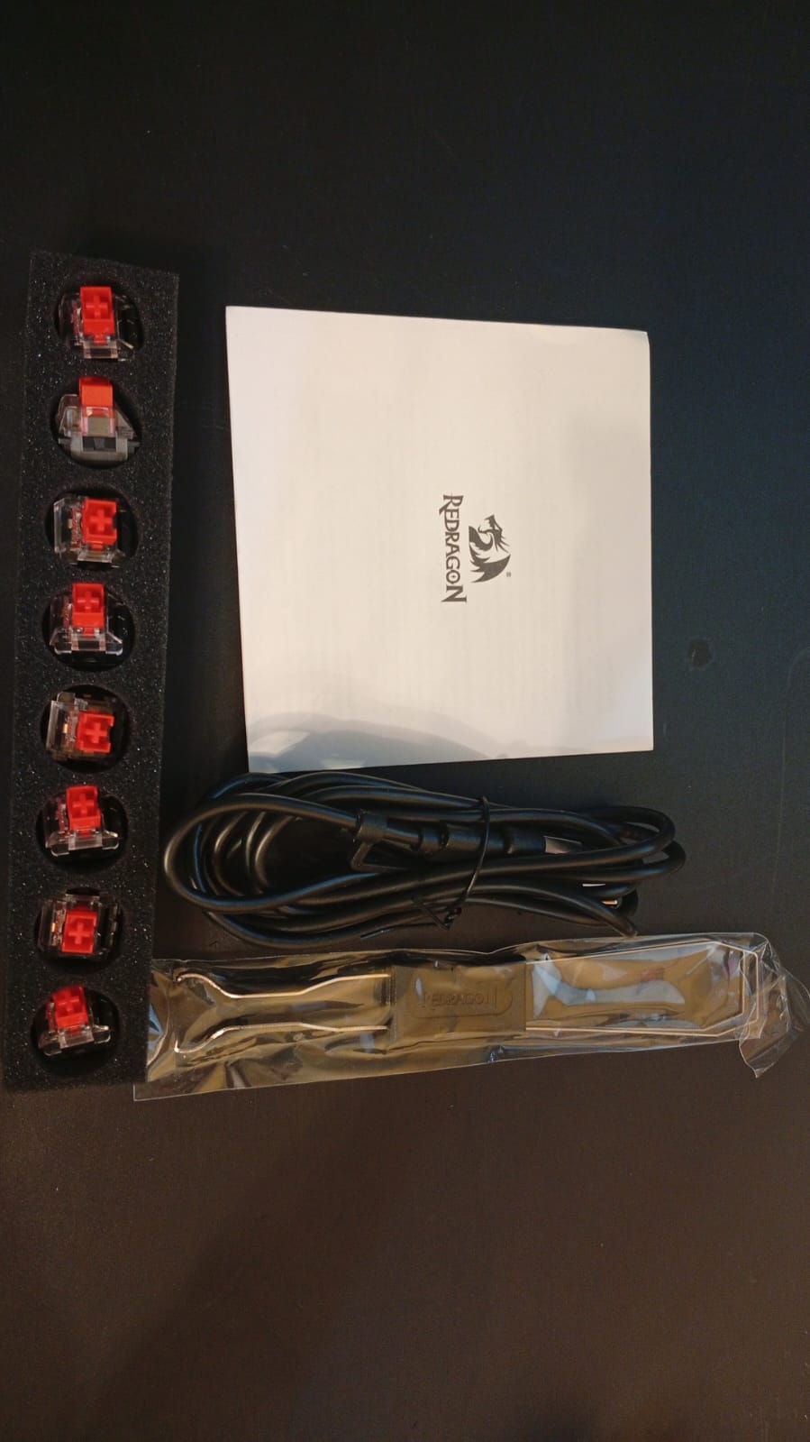 Teclado inalámbrico para juegos, RGB, Redragon, BT/2.4Ghz.