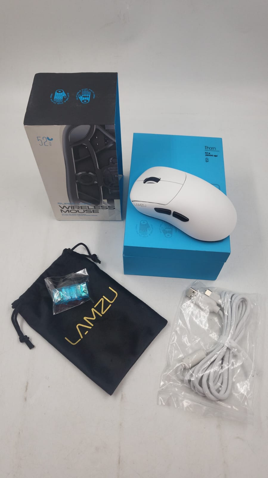 Lamzu Thorn - mouse inalámbrico para juegos, ultraligero.