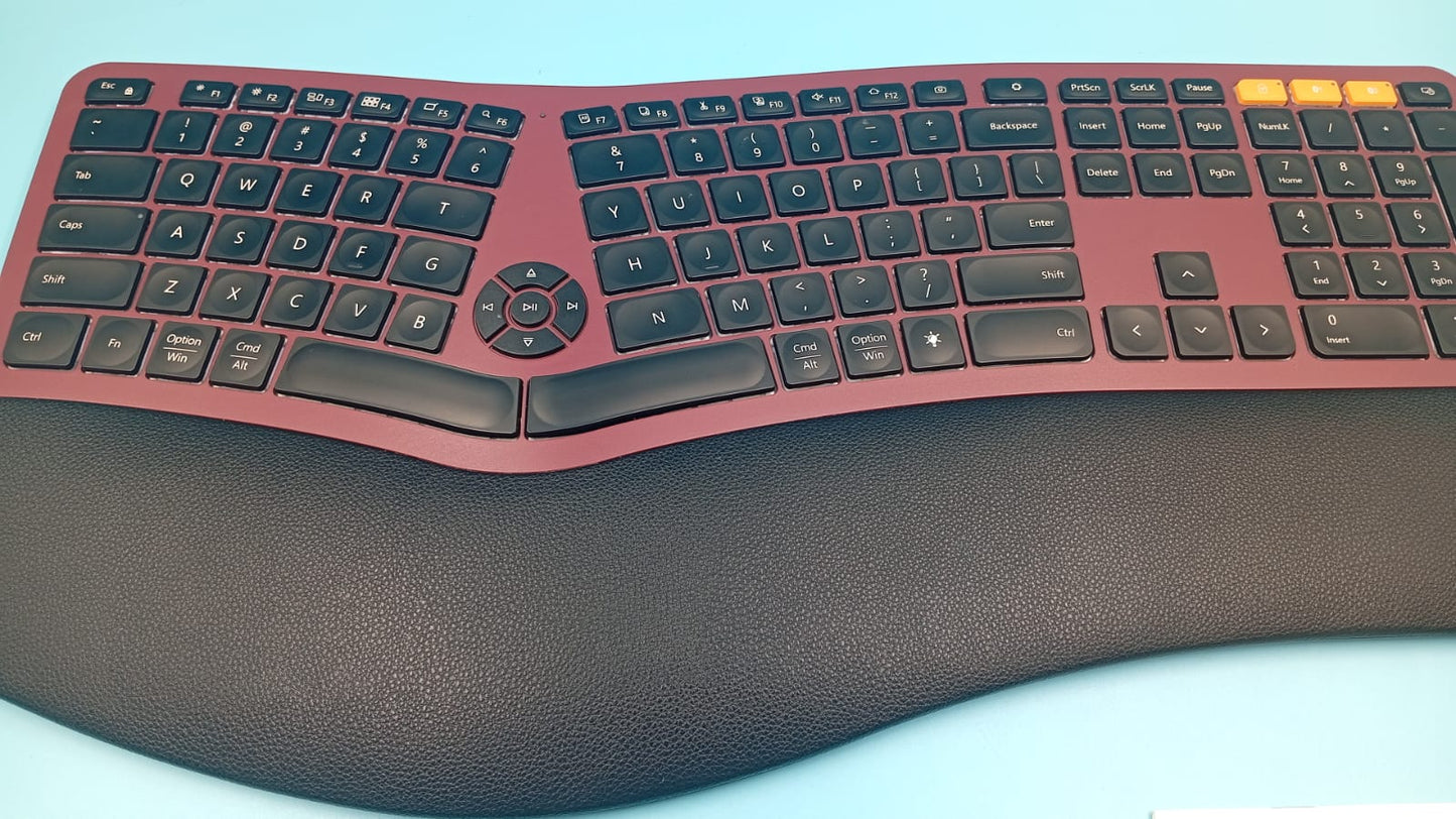 ProtoArc, Teclado ergonómico Bluetooth retroiluminado, recargable.