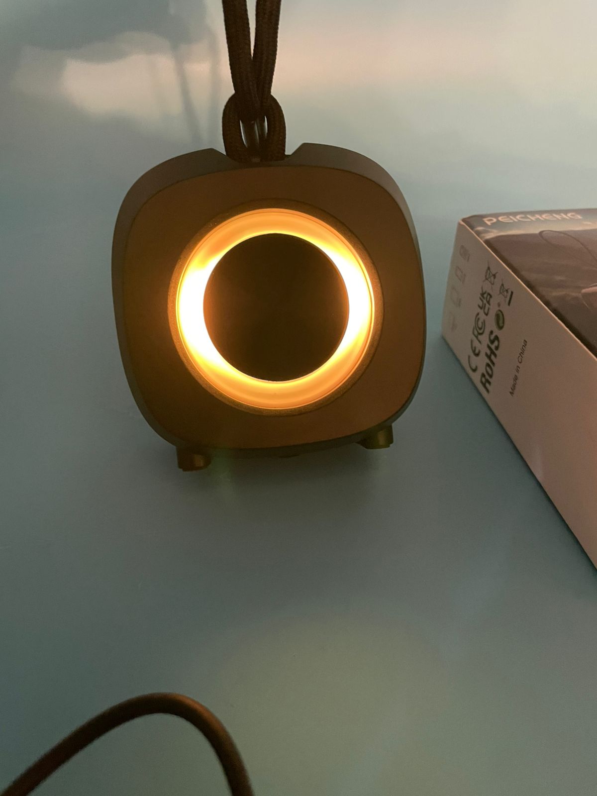 Altavoz pequeño portátil Bluetooth inalámbrico IPX5 impermeable.