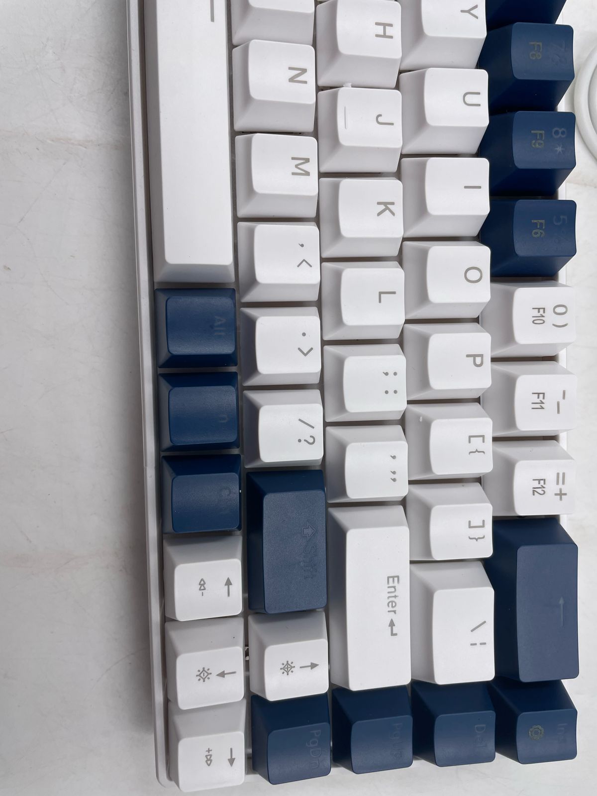 Teclado MageGee MK-Box 60 % mecánico portátil.