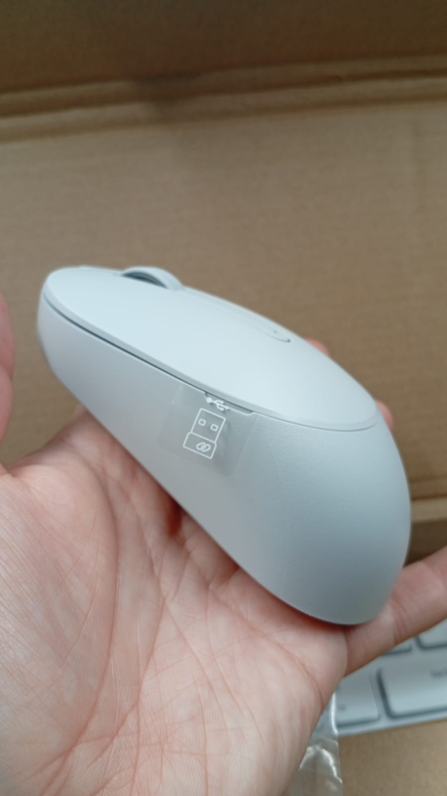 Dell Inspiron 7730, táctil, FHD de 27", Intel Core 7-150U, 32 GB DDR4.