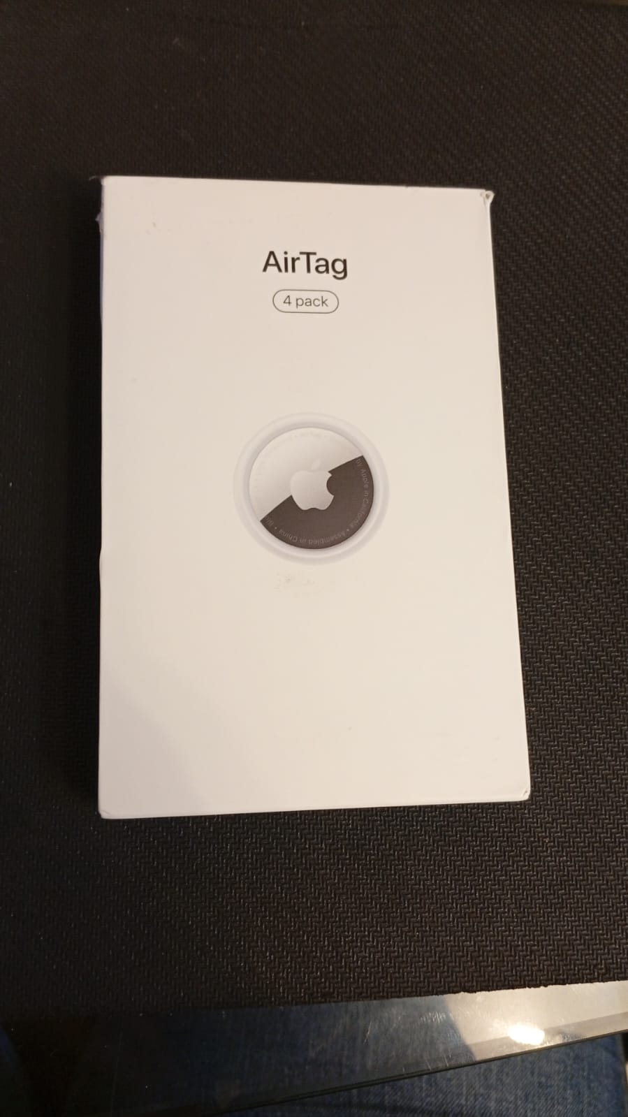 Apple AirTag (Paquete de 4), resistente al agua y polvo, IP67.