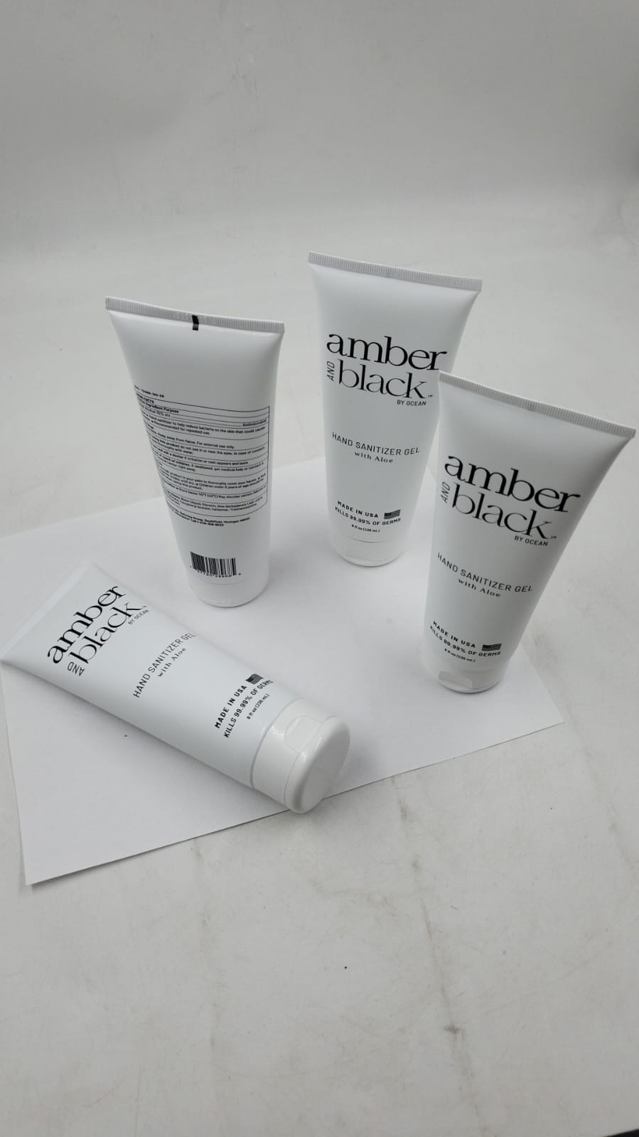 Gel sanitizante para manos 4 tubos de 8oz c/u Ambar & Black