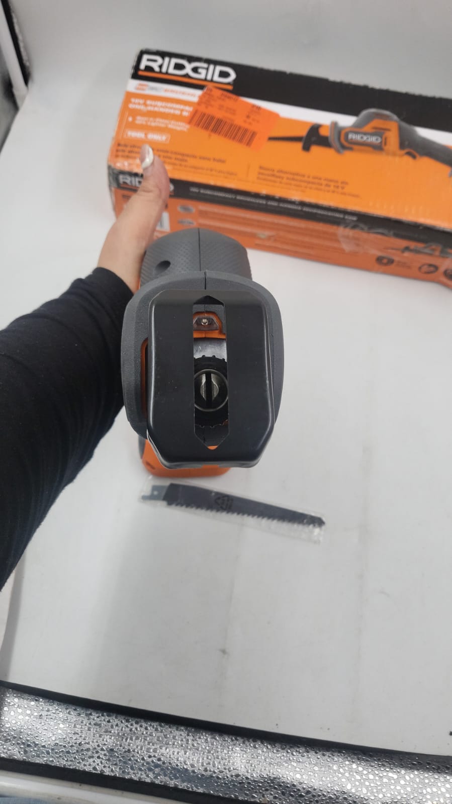 Sierra recíproca inalámbrica sin escobillas de 18V USADO RIDGID