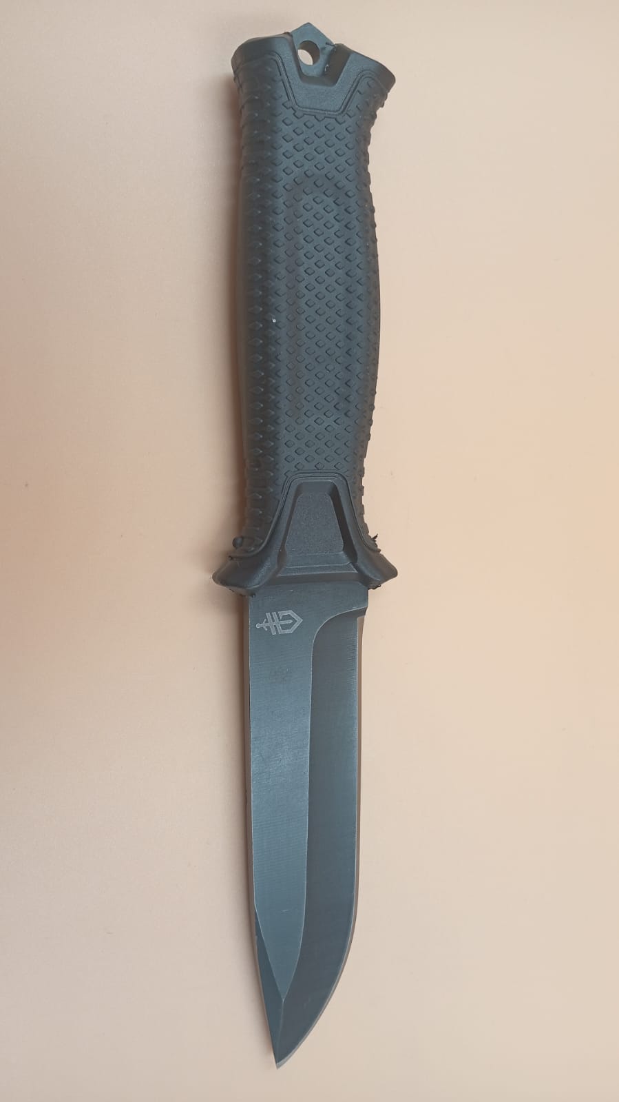 Cuchillo de hoja fija Gerber StrongArm, filo fino, (DETALLE)
