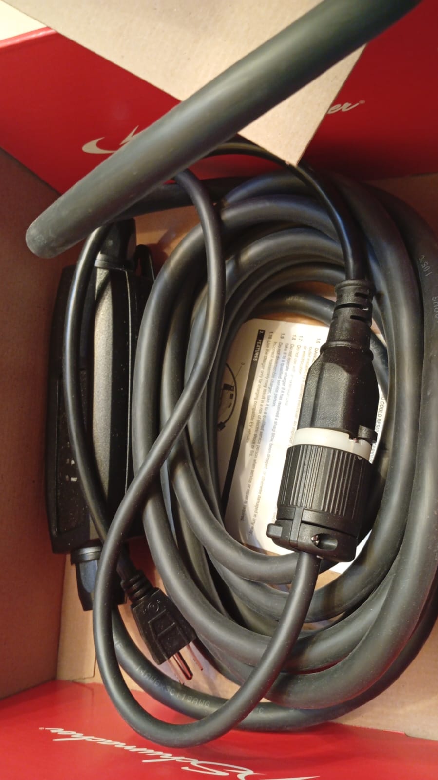 Cargador eléctrico de 16 amp/240V, Nivel 2, Schumacher Electric.