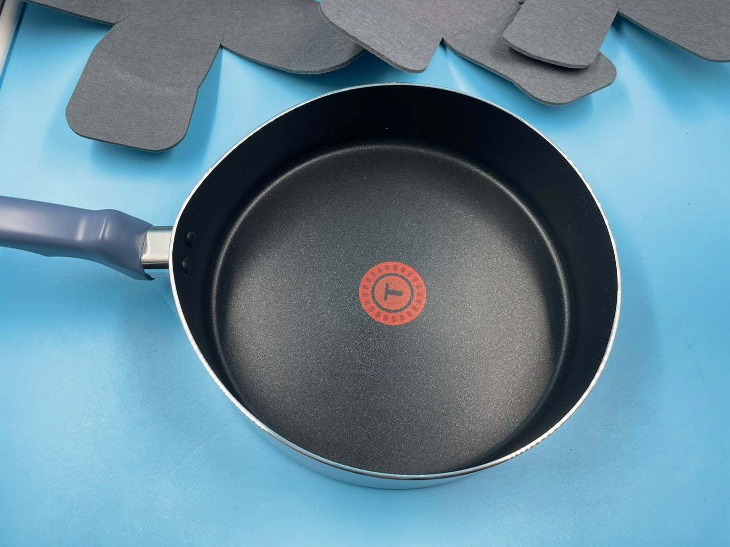 Batería de Cocina T-fal Azul Claro con 22 Piezas. (DETALLE)