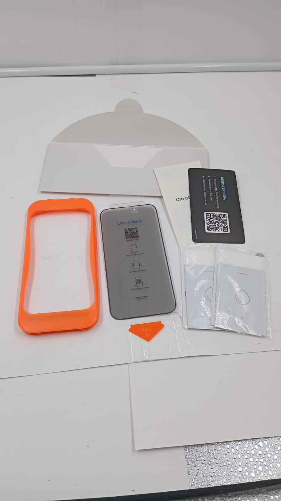 Protector de pantalla para iPhone 15 Pro, UltraGlass superior 9H.