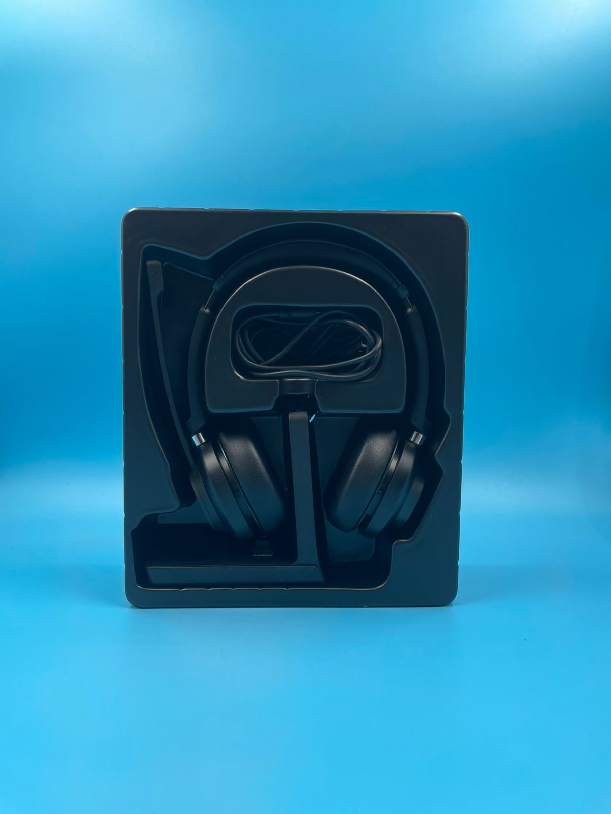 Auriculares inalámbricos con micrófono para trabajo.