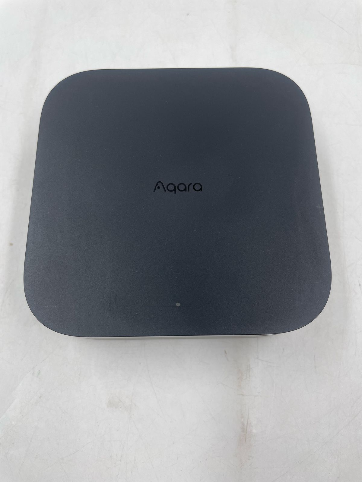 Aqara Smart Hub M3 para automatización del hogar.
