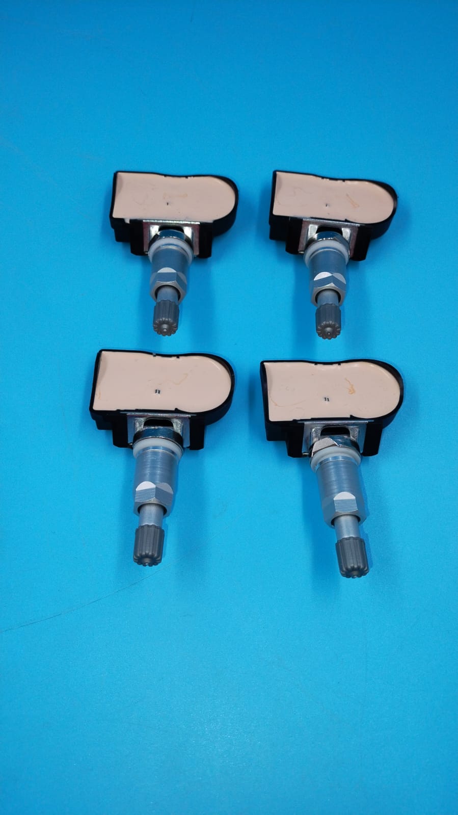 Sistema de monitoreo de presión de neumáticos, Seineca.