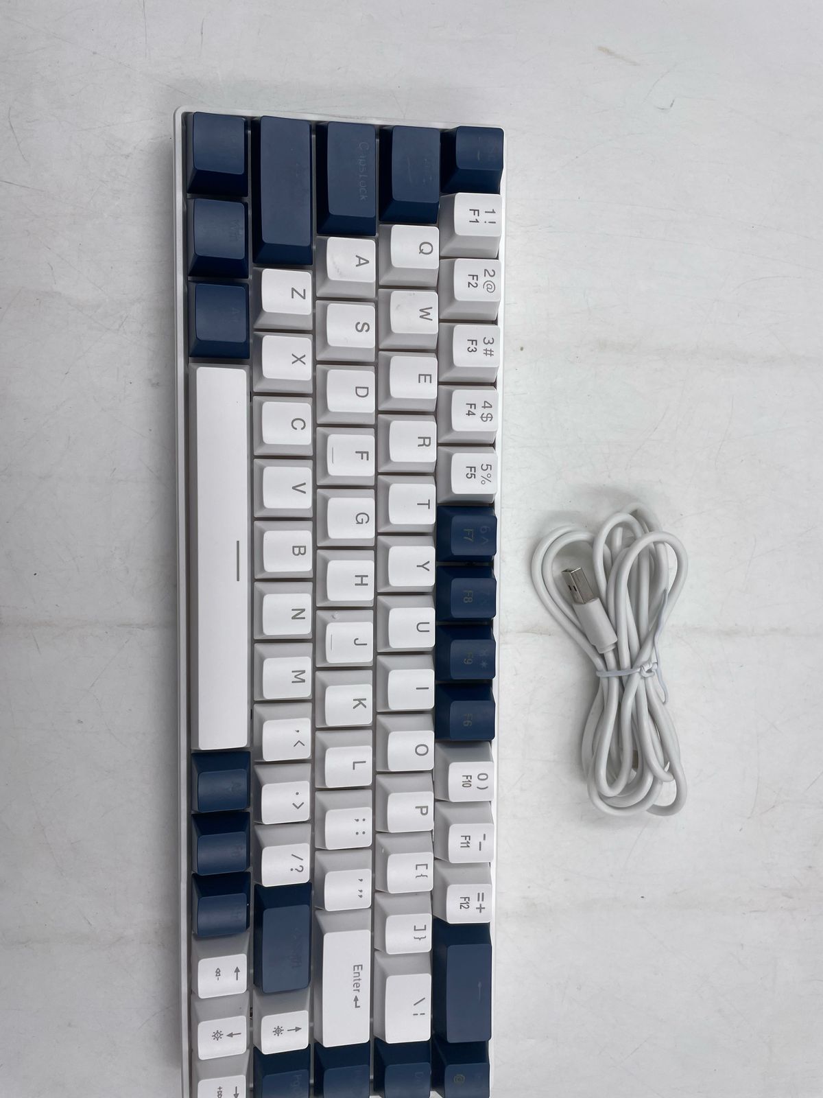 Teclado MageGee MK-Box 60 % mecánico portátil.