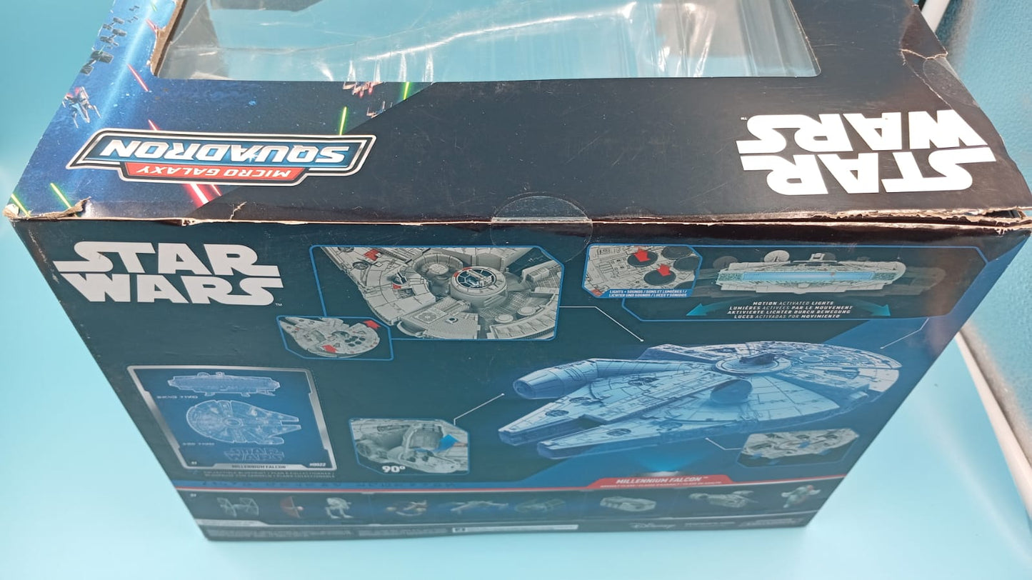 Figura Star Wars, Feature Vehicle, Milennium Falcon, (DETALLE CAJA).