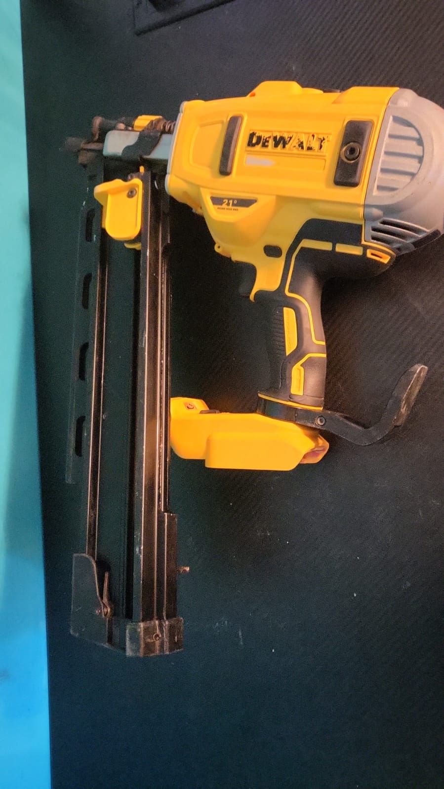 Dewalt Clavadora De Encuadre De 20 V Max USADO