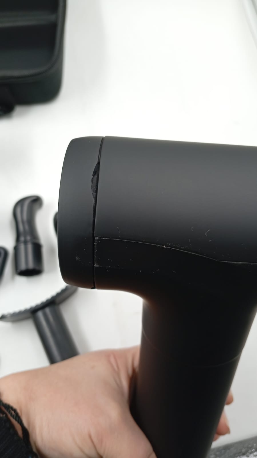 PISTOLA MASAJEADORA ELEFOR, 8 CABEZALES.(USADA CON DETALLE)