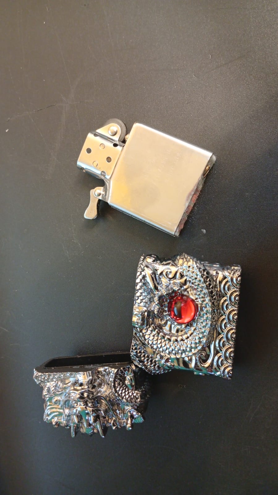 Encendedor de dragón, portátil y reutilizable, color plata.