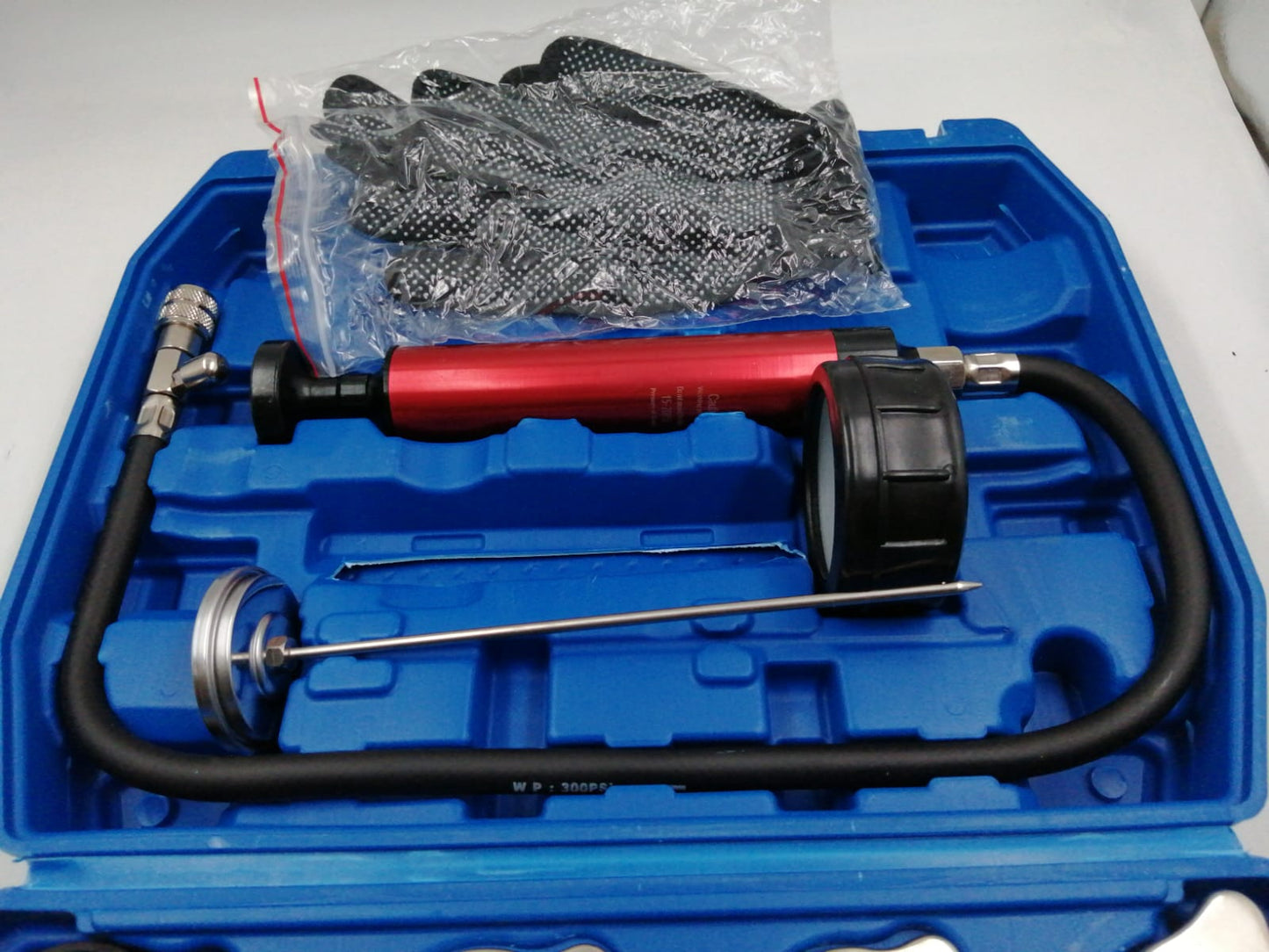 Kit probador de presión, radiador, carga refrigerante, det. fugas.