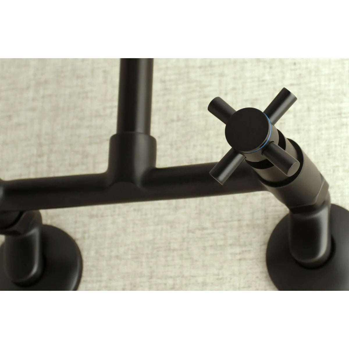Grifo de cocina de puente de dos manijas y dos orificios para montaje en pared