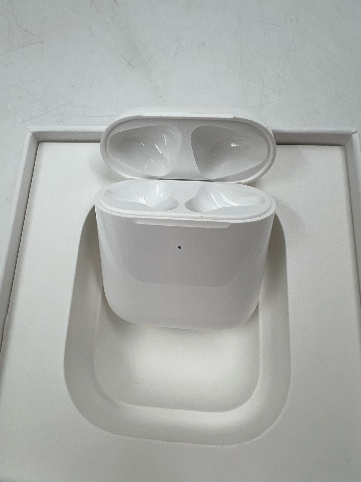 Apple Estuche de carga inalámbrica para AirPods