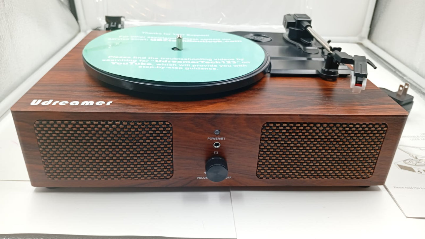 Tocadiscos de vinilo con altavoces integrados, 3 vel. Salida RCA.