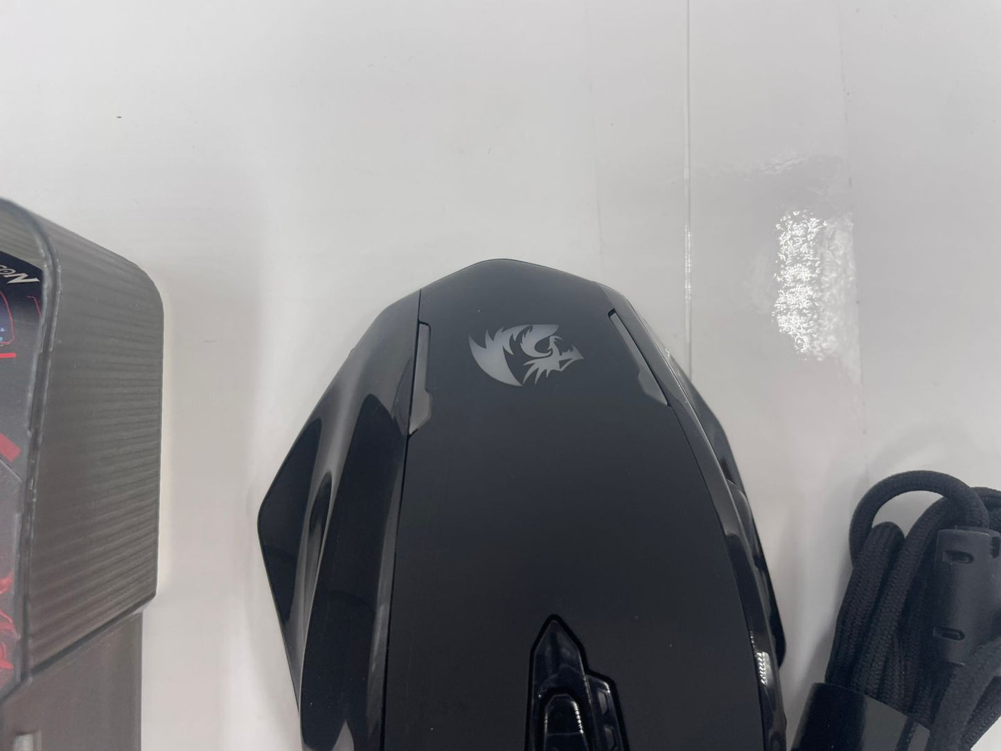 Ratón Redragon Impact RGB LED MMO con botones laterales.(USADO)