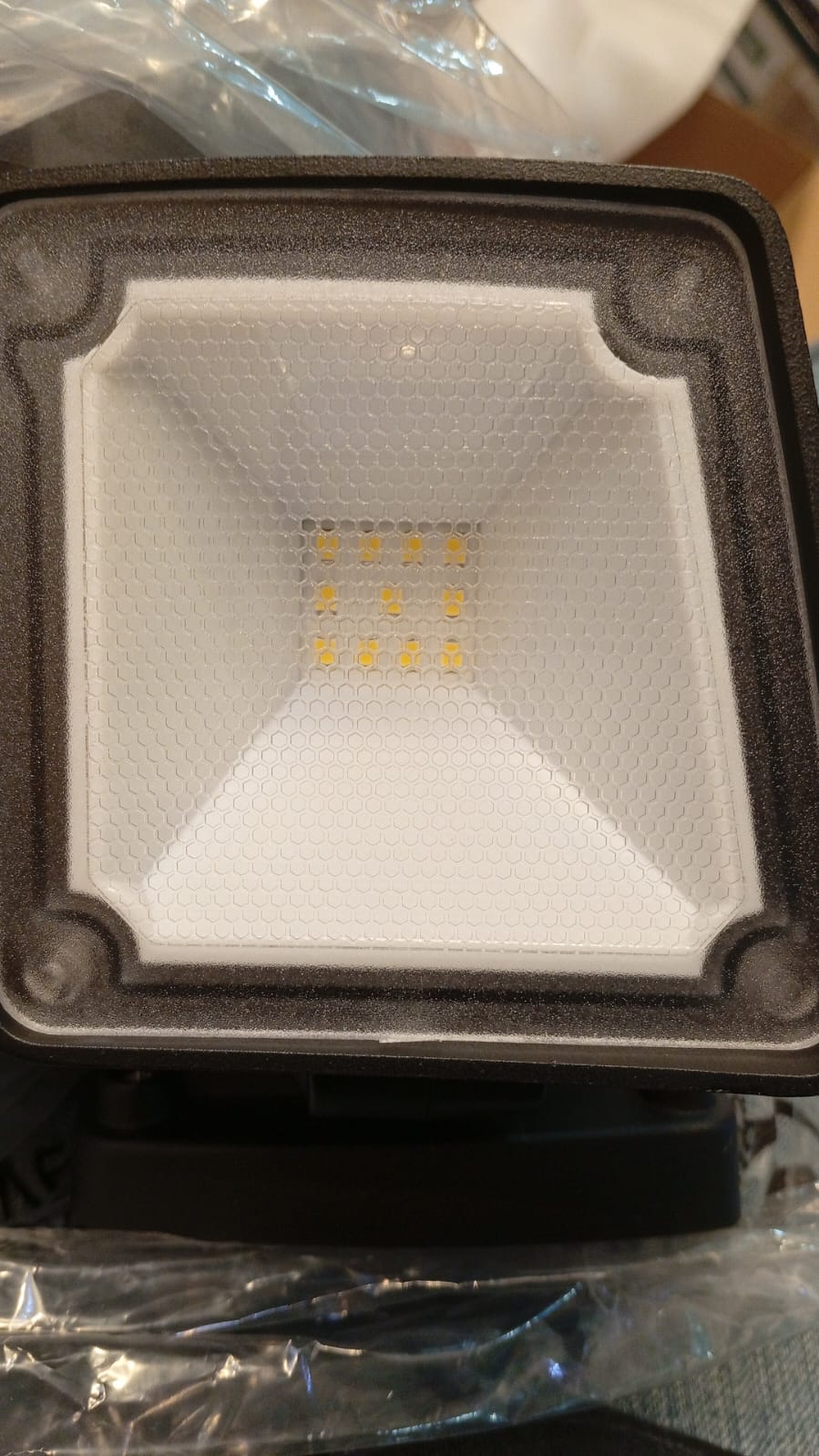 Paquete de 2 luces LED con sensor de movimiento para exteriores.