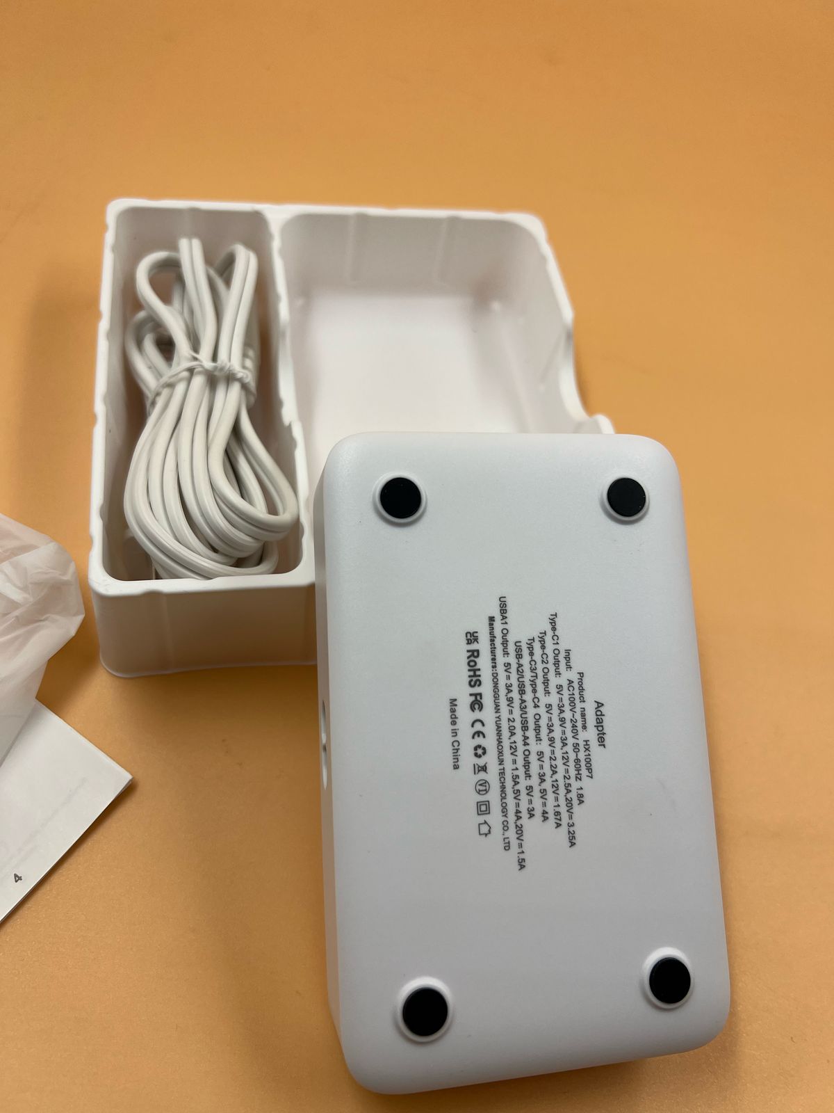 Cargador USB C de 200 W adaptador GKUTW (USADO)