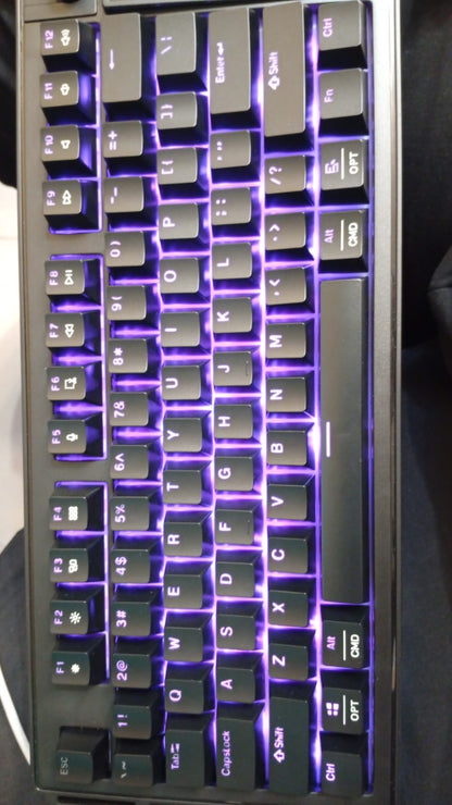 Teclado Cableado K1 Pro, para juegos y streaming con pantalla y perillas.