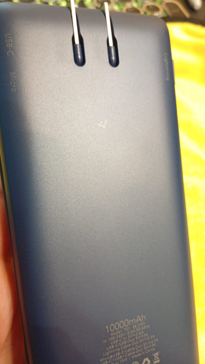 Cargador portátil con cables y enchufe de pared, 10000 mAh (USADO).