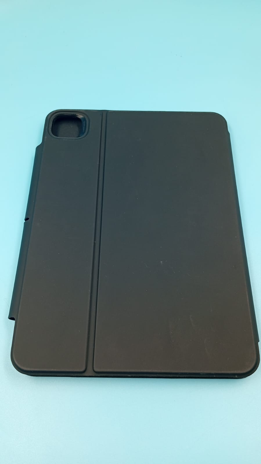 Funda para iPad Pro 11", desmontable. 4ª/3ª gen M2&M1,(USADO).