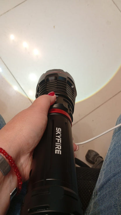 Linterna recargable Skyfire, alta luminosidad, 40000 mAh, Correa y Lente.