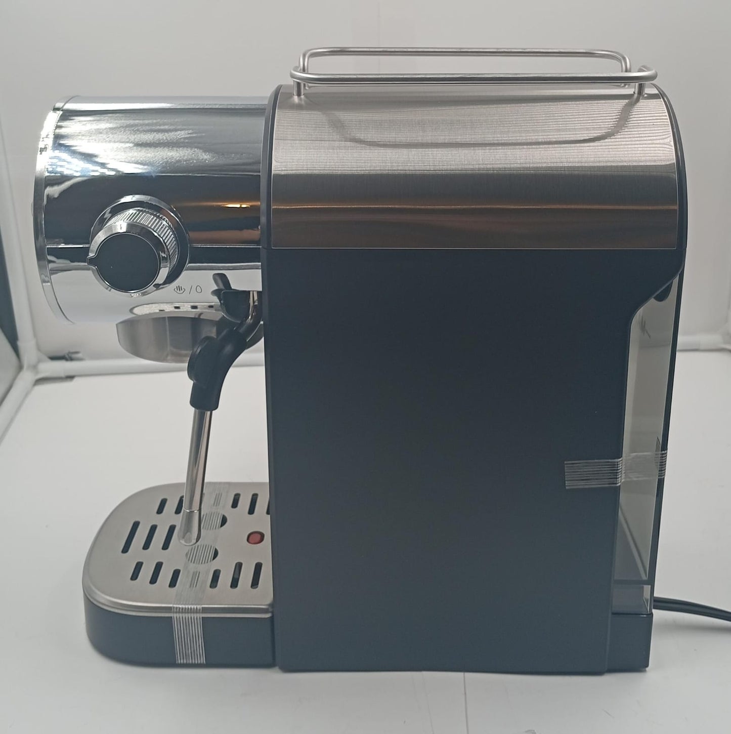 Máquina de café expreso semiautomática, c/espumador, (DETALLE)