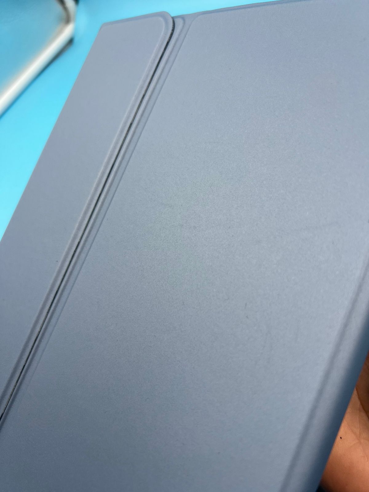 Funda con teclado trackpad iPad de 11ª y 10ª generación (USADO)